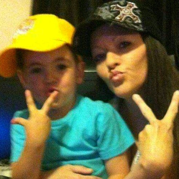 Meet your Posher, Hillary - Picture 1 of 1